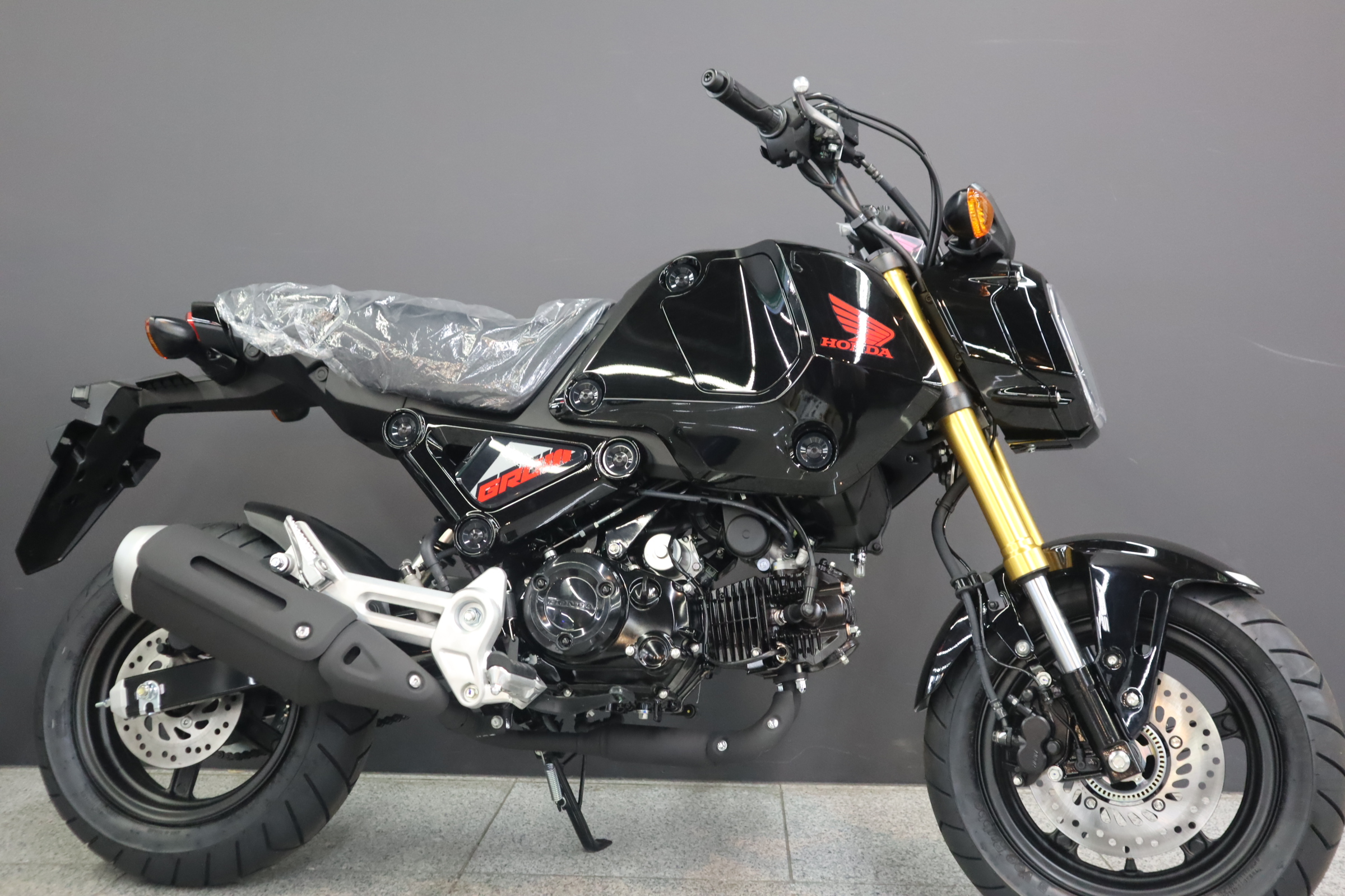 新車入荷情報！HONDA・GROM！アステロイドブラックメタリック！現車