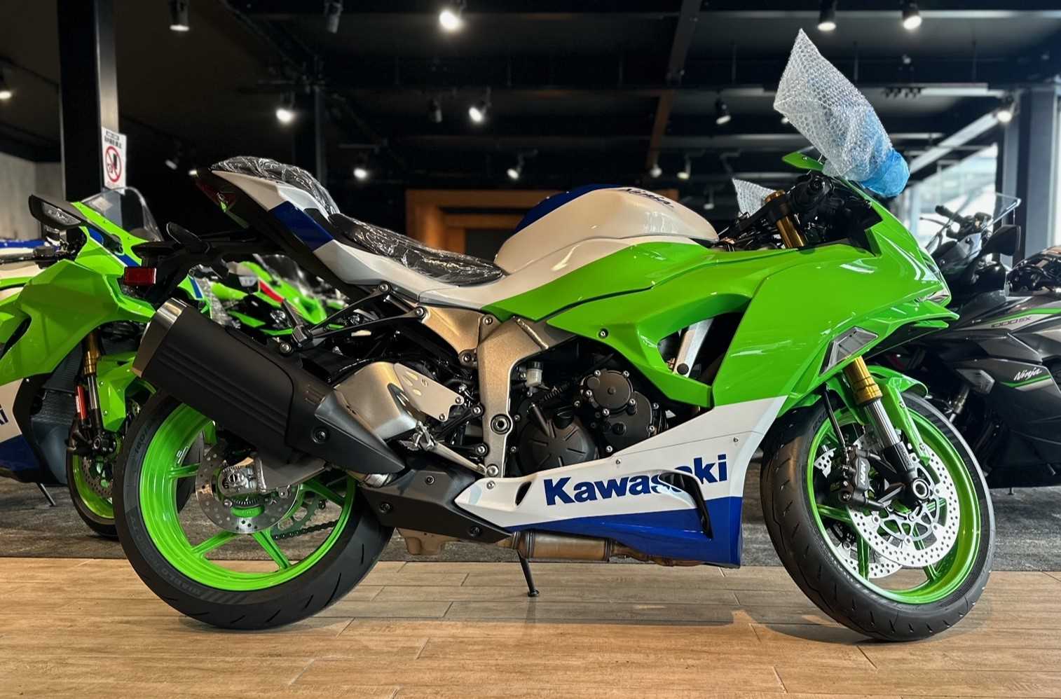 NINJA ZX-6R 40th ANNIVERSARY EDITION】が入荷しました！ [最新情報 