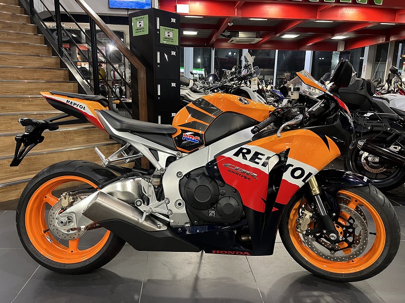 この年式では珍しい！未使用車のCBR1000RRが入荷しました！ [最新情報] | U-MEDIA (ユーメディア) | -  中古バイク・新車バイク探しの決定版！神奈川・東京でバイク探すならユーメディア！