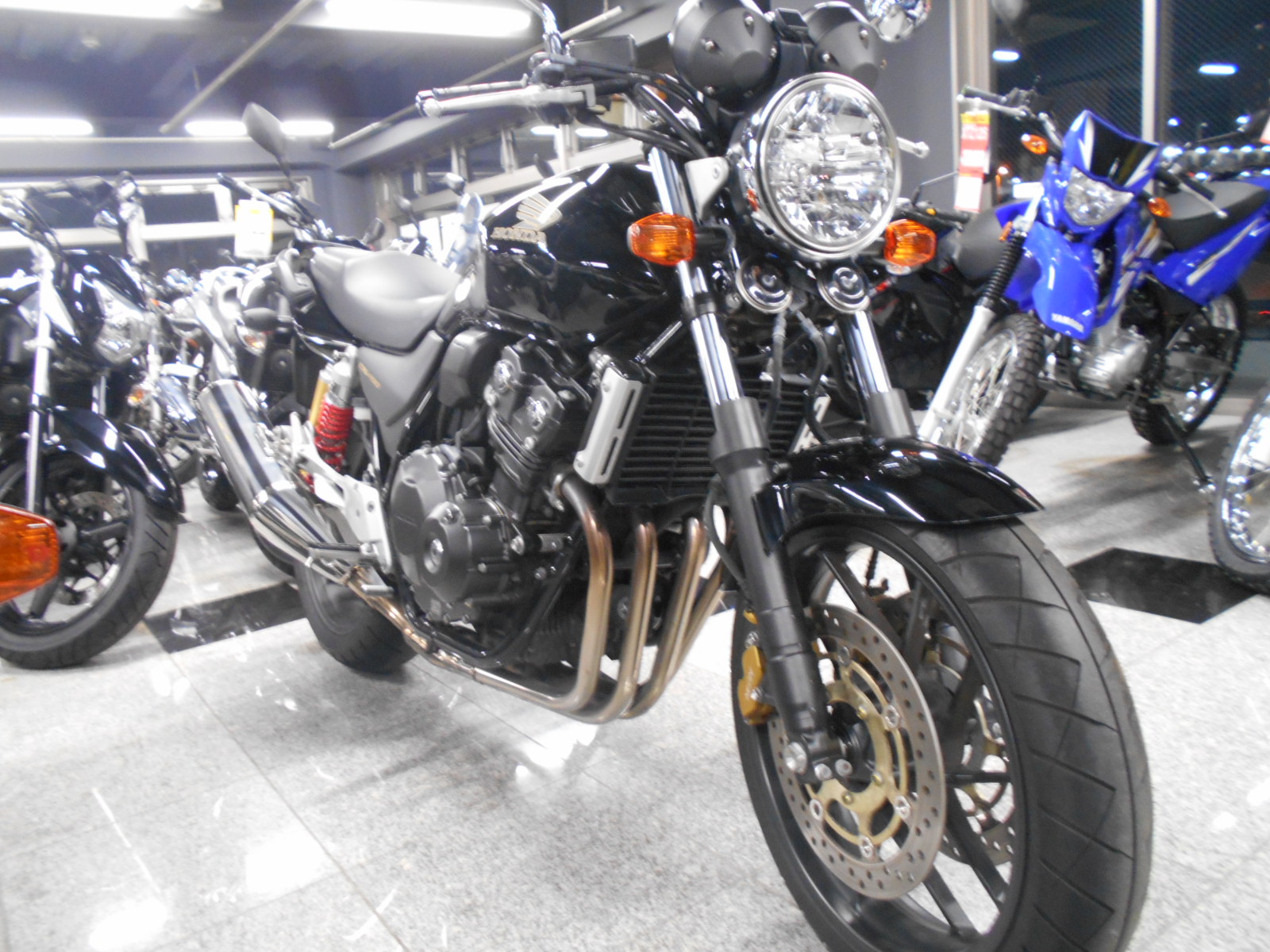 特選中古車 Cb400sf 16年モデル 最新情報 U Media ユーメディア 中古バイク 新車バイク探しの決定版 神奈川 東京でバイク探すならユーメディア