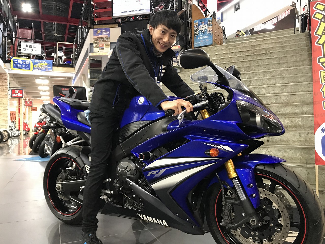 センターアップマフラーのYZF-R1【4C8】 入荷しました！ [最新情報