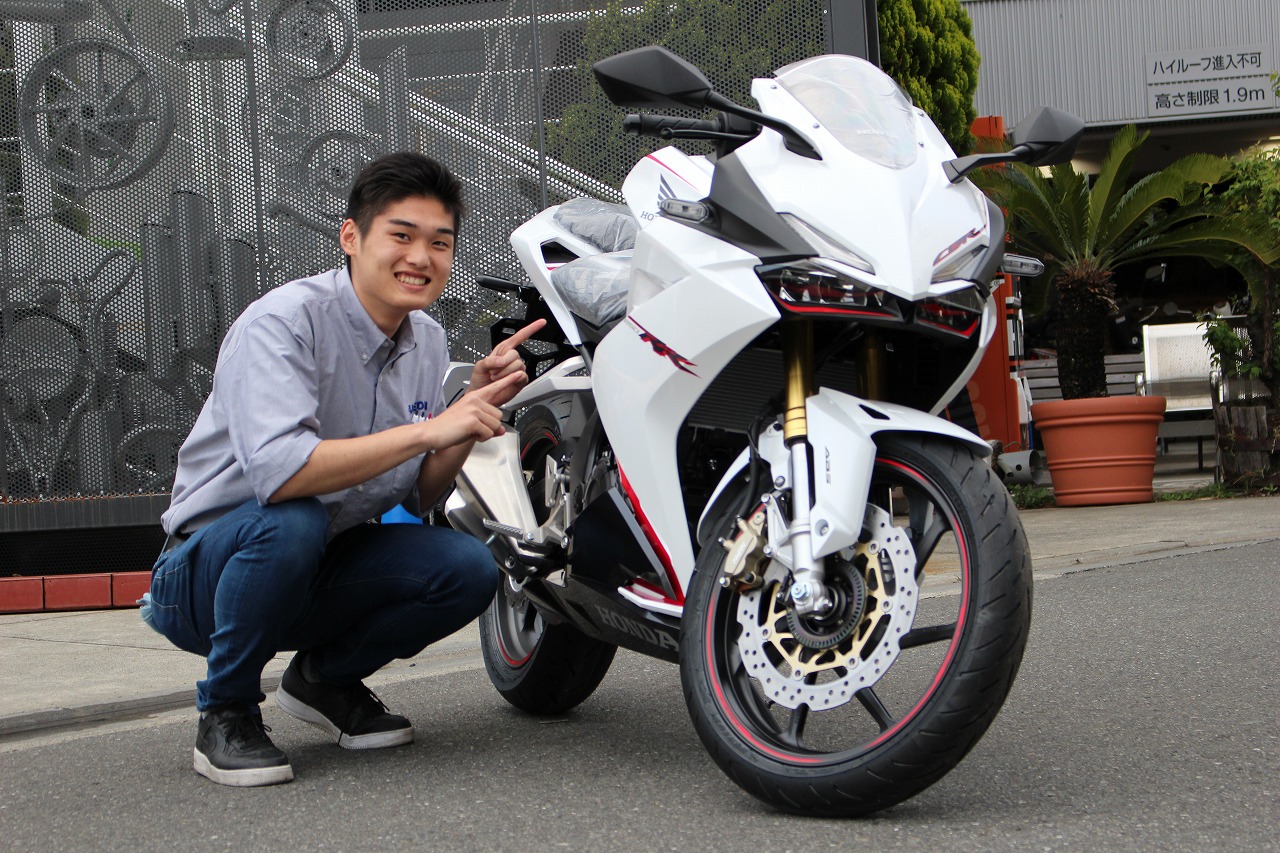 Cbr250rrの新色 白が入荷致しました 最新情報 U Media ユーメディア 中古バイク 新車バイク探しの決定版 神奈川 東京でバイク探すならユーメディア