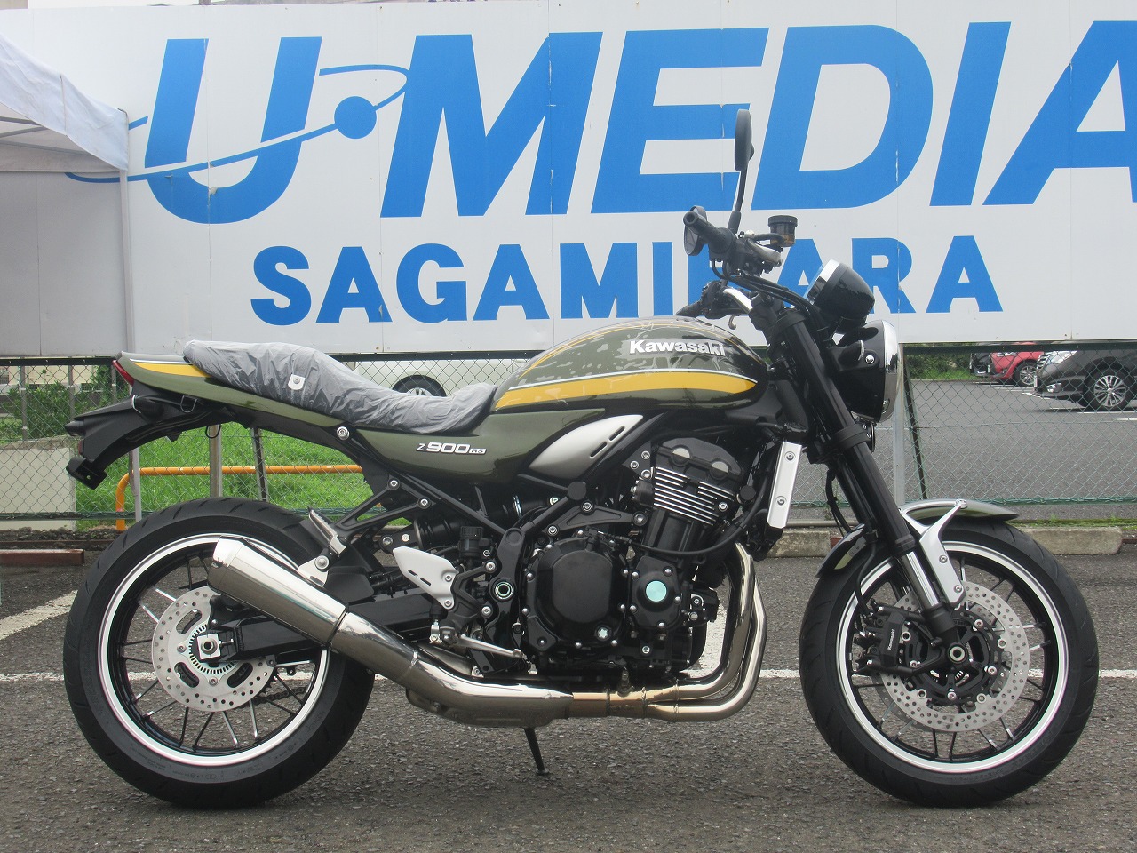 美品 Z900RS 新車取外し タンク キャンディトーングリーン タイガー