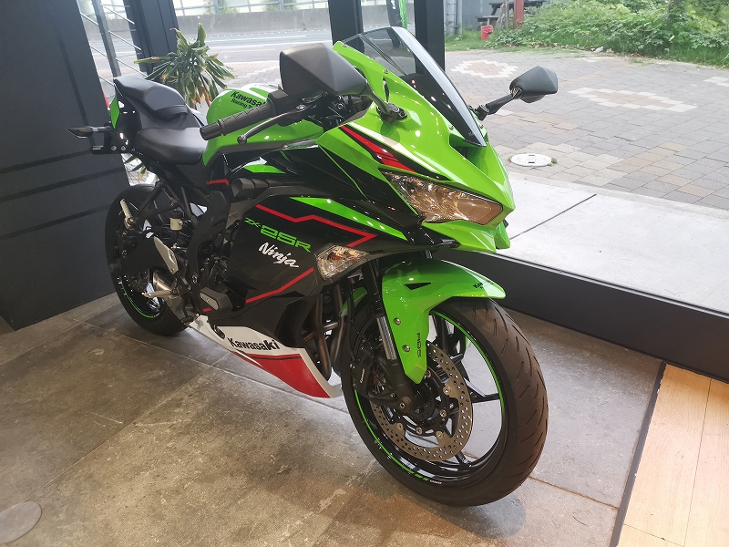 Ninja ZX-25R SE KRT EDITION 展示中です [最新情報] | U-MEDIA (ユーメディア) | - 中古 バイク・新車バイク探しの決定版！神奈川・東京でバイク探すならユーメディア！