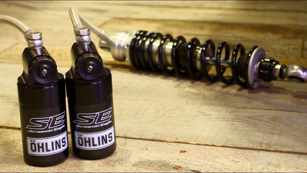 Screamin' Eagle OHLINS フルアジャスタブル リアショック取付けさせて