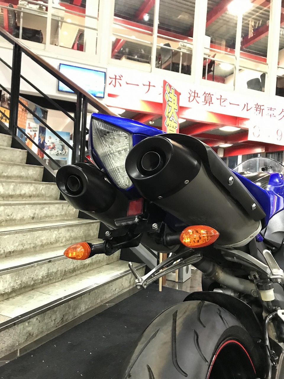 センターアップマフラーのYZF-R1【4C8】 入荷しました！ [最新情報] | U-MEDIA (ユーメディア) | -  中古バイク・新車バイク探しの決定版！神奈川・東京でバイク探すならユーメディア！