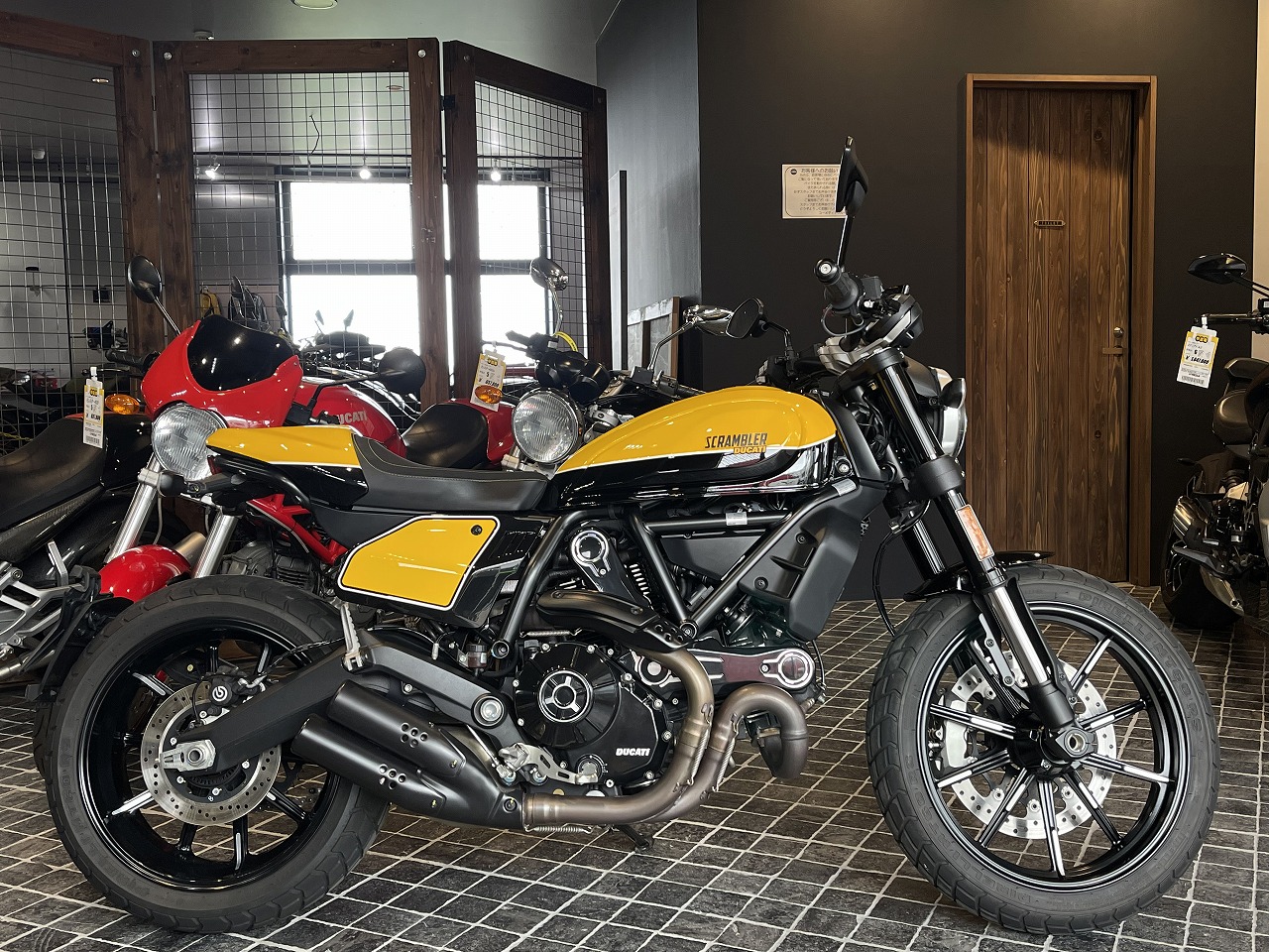 ドゥカティ スクランブラー フルスロットルの中古車が入荷致しました 最新情報 U Media ユーメディア 中古 バイク 新車バイク探しの決定版 神奈川 東京でバイク探すならユーメディア